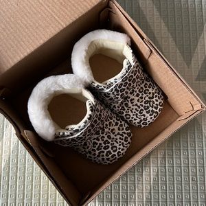 Stride Rite Munchkin Crib Shoes Boots Leopard